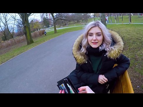 ❤️ Swallows hot cum coigreach airson airgead - blowjob anns a 'phàirc le Eva Elfie Porno fb aig porn gd.eviewporn-com.ru ❌