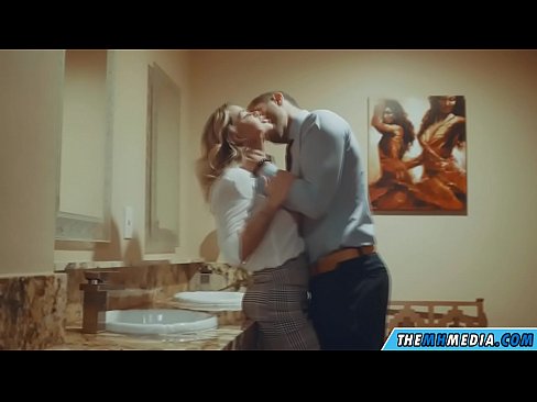 ❤️ Nuair a bhios fionn mòr gad mhealladh ann an seòmar fois poblach Porno fb aig porn gd.eviewporn-com.ru ❌